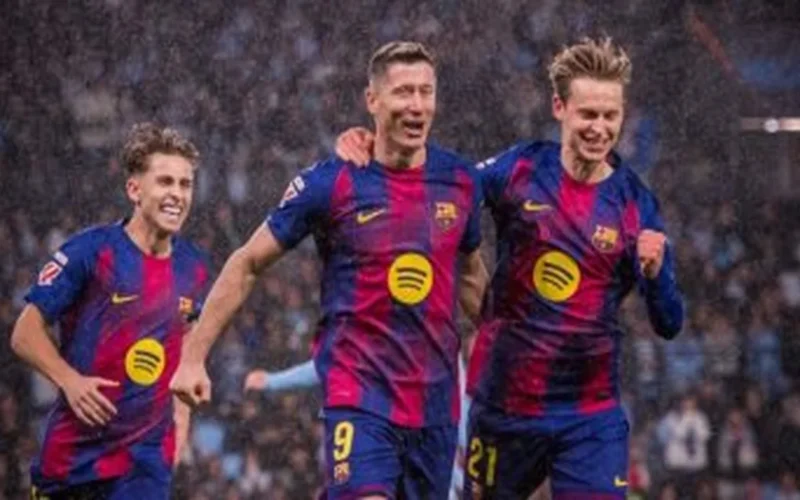 برشلونة يستغل جدول كرويف للضغط على ريال مدريد في صدارة الدوري الإسباني